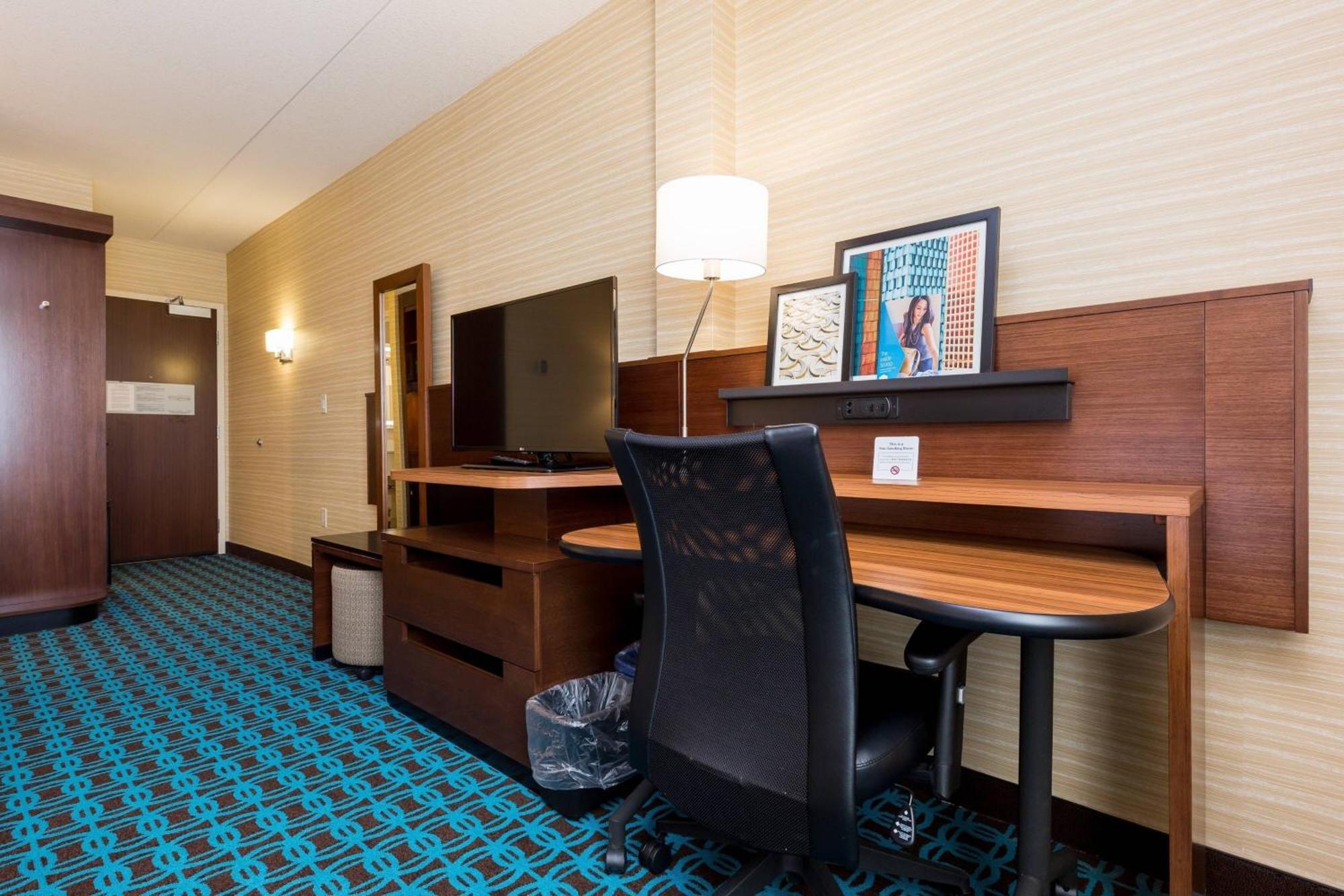 Fairfield Inn & Suites By Marriott Edmonton North Exterior photo