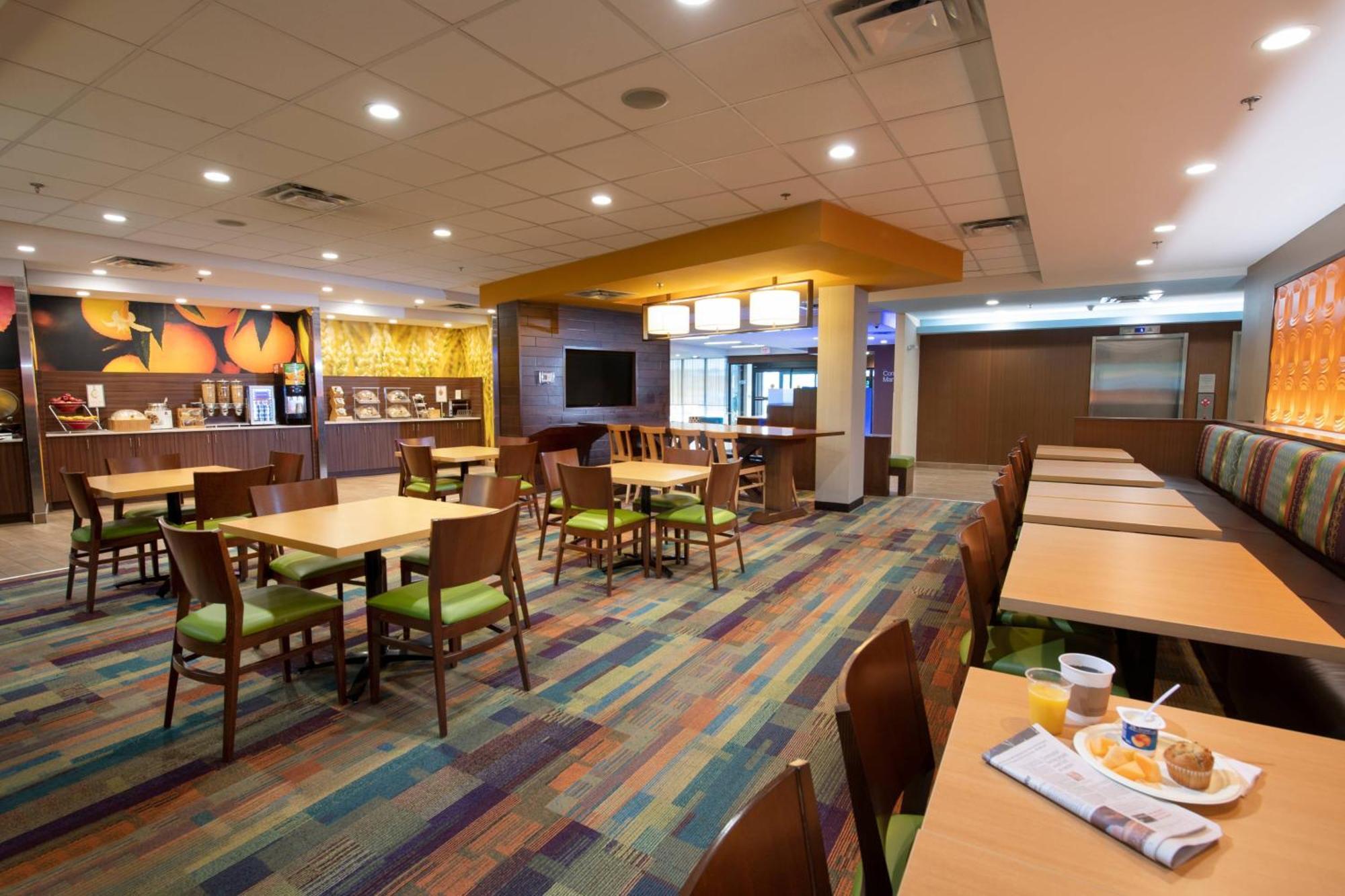 Fairfield Inn & Suites By Marriott Edmonton North Exterior photo